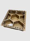 Caja para frutos secos de madera marrón con tapa de cristal