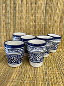 Vaso pequeño artesano azul para el té