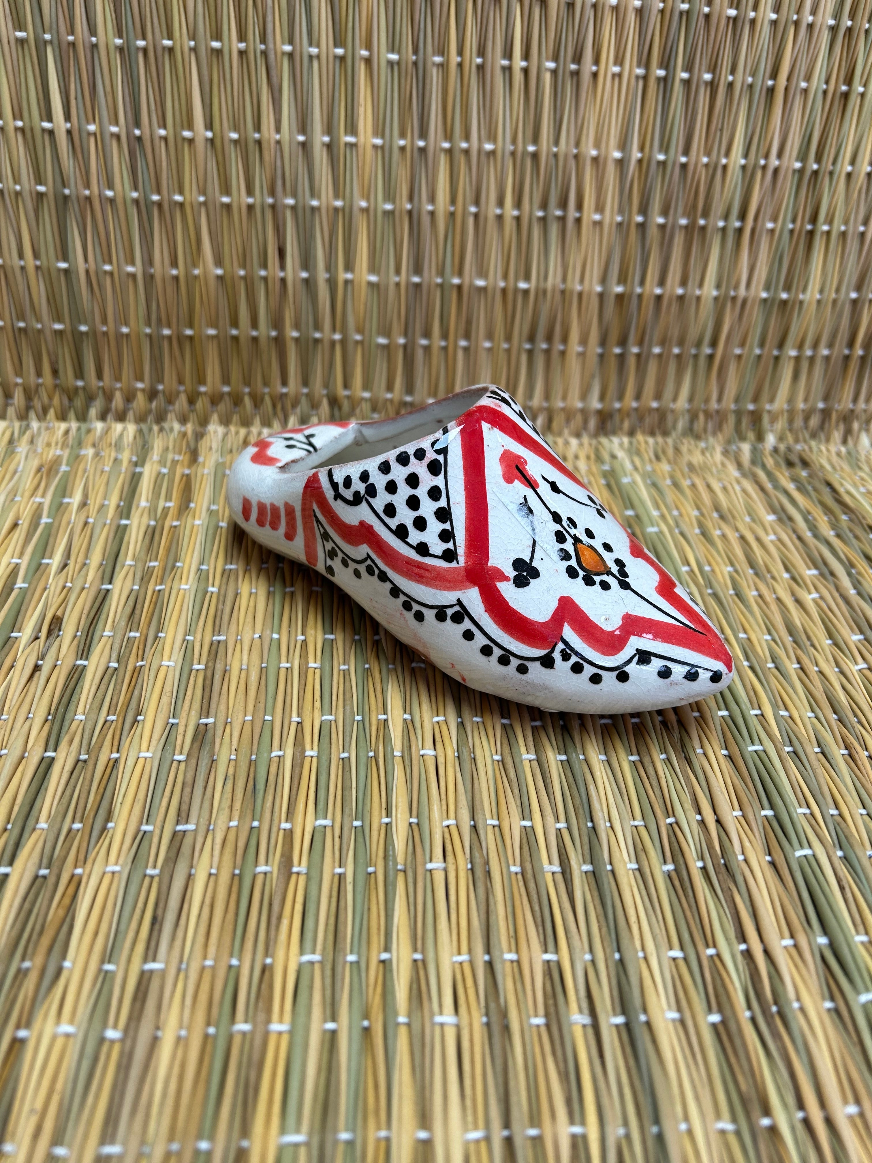 Portallaves artesano rojo forma ee zapato 14cm de largo