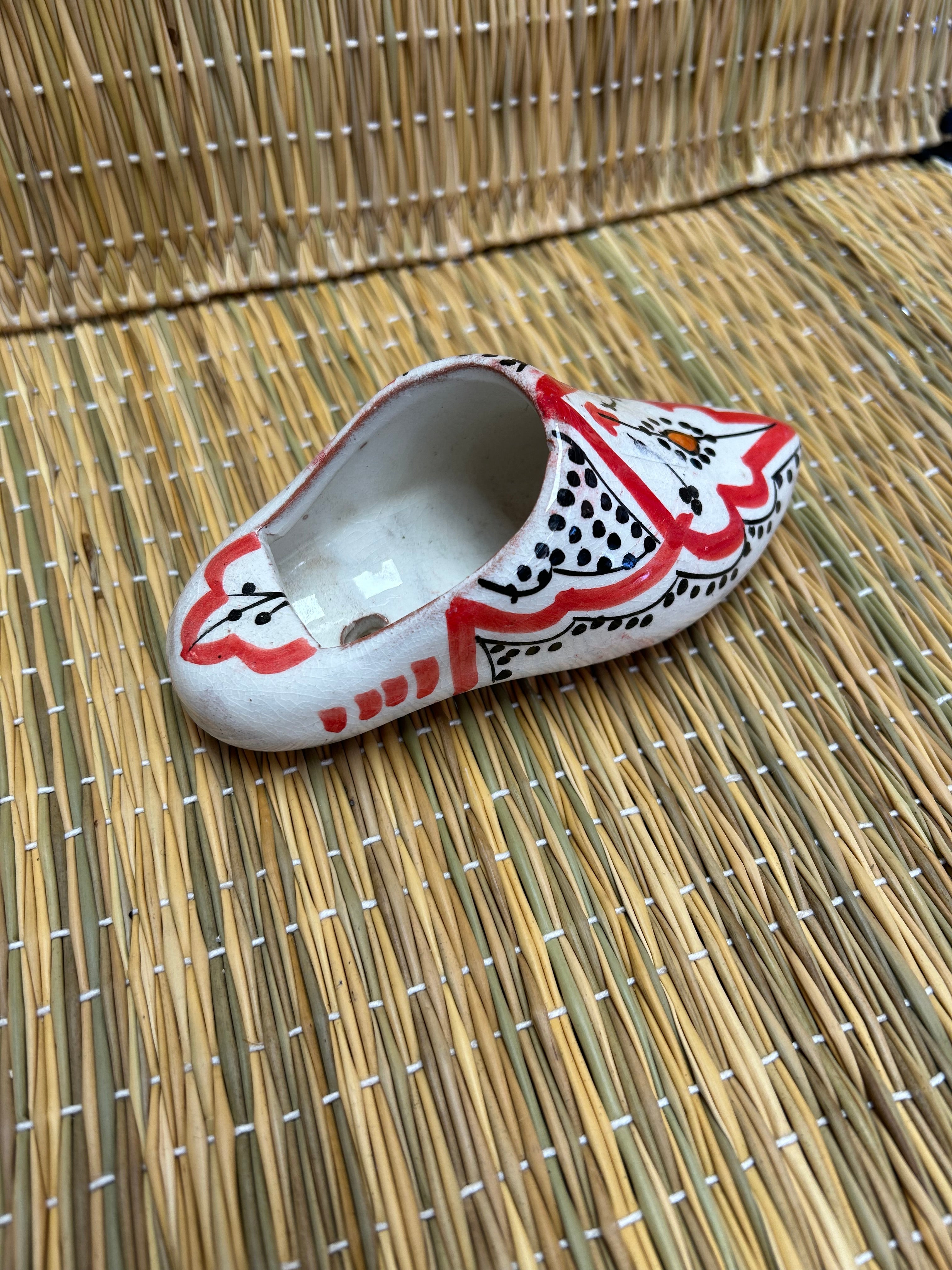 Portallaves artesano rojo forma ee zapato 14cm de largo